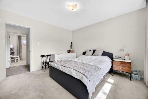 1232 40 Avenue Nw, Calgary, AB - Indoor Photo Showing Bedroom