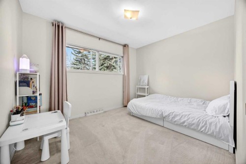 1232 40 Avenue Nw, Calgary, AB - Indoor Photo Showing Bedroom