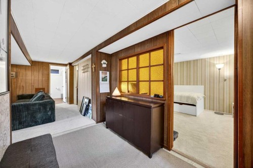 1232 40 Avenue Nw, Calgary, AB - Indoor Photo Showing Other Room