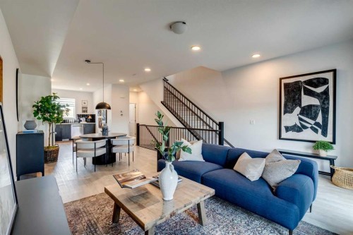 317-8235 8 Avenue Sw, Calgary, AB - Indoor Photo Showing Living Room