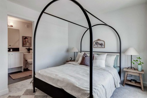 317-8235 8 Avenue Sw, Calgary, AB - Indoor Photo Showing Bedroom