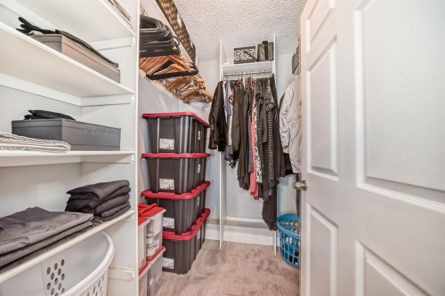 5519 Buckthorn Road Nw, Calgary, AB - Indoor With Storage