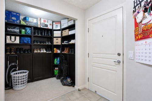 216-5115 Richard Road Sw, Calgary, AB - Indoor Photo Showing Other Room