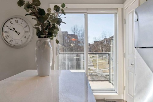 420 Mckenzie Towne Square Se, Calgary, AB - Indoor Photo Showing Other Room