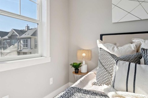 420 Mckenzie Towne Square Se, Calgary, AB - Indoor Photo Showing Bedroom