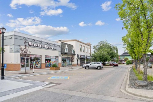 420 Mckenzie Towne Square Se, Calgary, AB - Outdoor