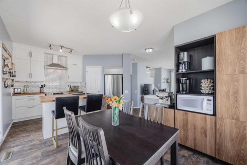 322 Mckenzie Towne Link Se, Calgary, AB - Indoor Photo Showing Other Room