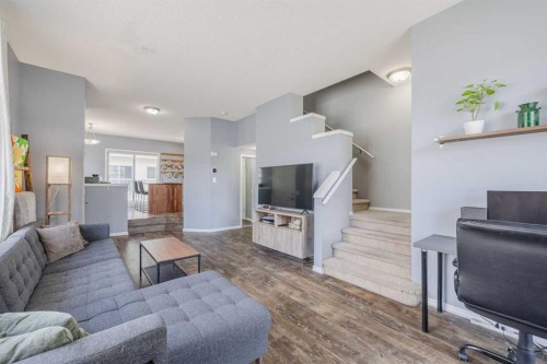 322 Mckenzie Towne Link Se, Calgary, AB - Indoor Photo Showing Living Room