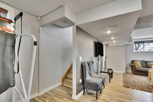 4 Martin Crossing Bay Ne, Calgary, AB - Indoor