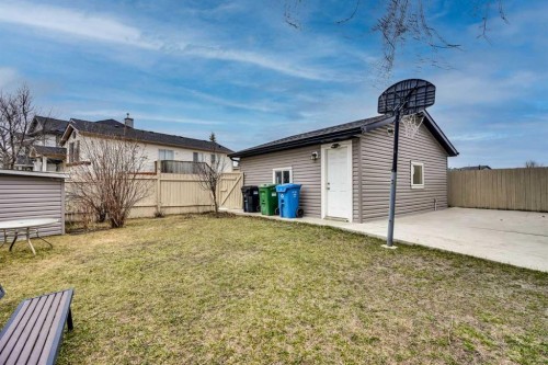 4 Martin Crossing Bay Ne, Calgary, AB - Outdoor