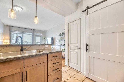 13-148 Rockyledge View Nw, Calgary, AB - Indoor Photo Showing Kitchen