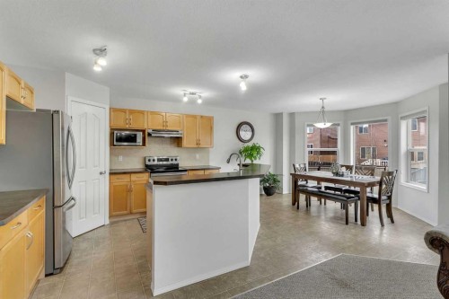 33 Saddlecrest Crescent Ne, Calgary, AB 