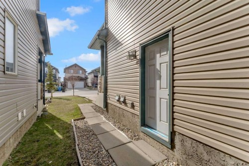 33 Saddlecrest Crescent Ne, Calgary, AB 