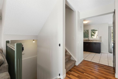 48 Midpark Gardens Se, Calgary, AB - Indoor Photo Showing Other Room