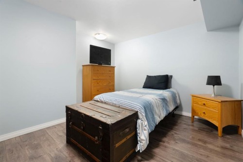 48 Midpark Gardens Se, Calgary, AB - Indoor Photo Showing Bedroom