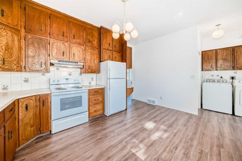4710 51 Street, Olds, AB - Indoor Photo Showing Kitchen