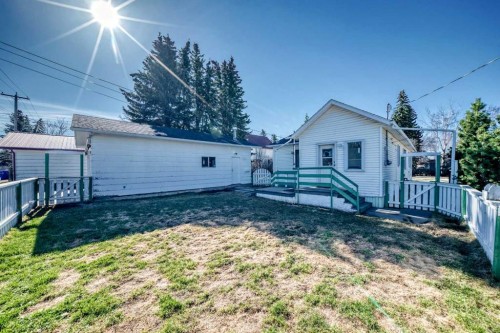 4710 51 Street, Olds, AB - Outdoor