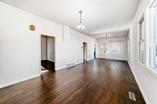 4710 51 Street, Olds, AB - Indoor Photo Showing Other Room