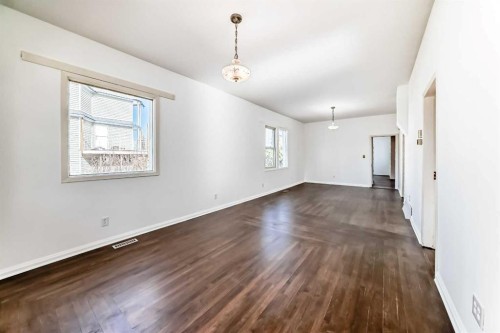 4710 51 Street, Olds, AB - Indoor Photo Showing Other Room