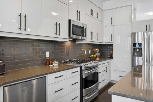 4619 84 Street Nw, Calgary, AB - Indoor Photo Showing Kitchen With Stainless Steel Kitchen With Upgraded Kitchen