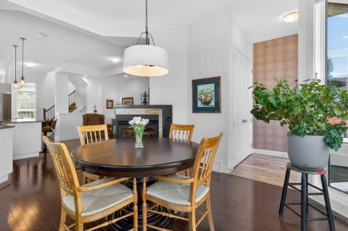 4619 84 Street Nw, Calgary, AB - Indoor Photo Showing Dining Room