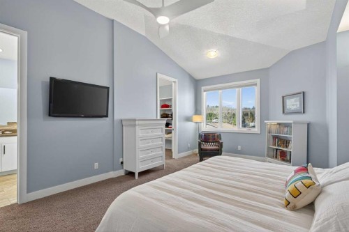 4619 84 Street Nw, Calgary, AB - Indoor Photo Showing Bedroom