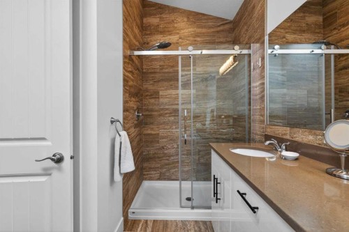 4619 84 Street Nw, Calgary, AB - Indoor Photo Showing Bathroom