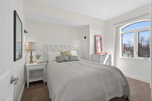 4619 84 Street Nw, Calgary, AB - Indoor Photo Showing Bedroom