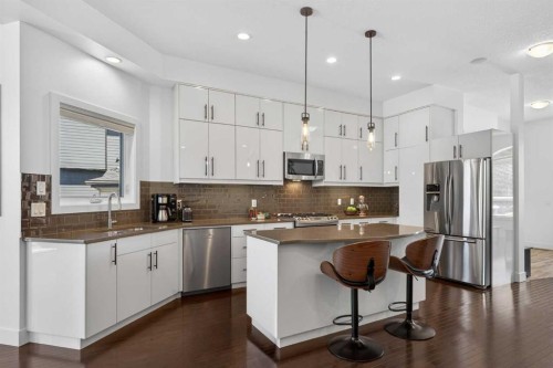 4619 84 Street Nw, Calgary, AB - Indoor Photo Showing Kitchen With Stainless Steel Kitchen With Upgraded Kitchen