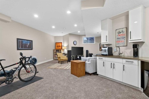 4619 84 Street Nw, Calgary, AB - Indoor