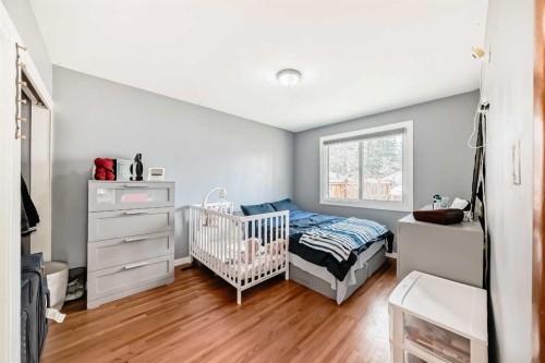417 37 Street Sw, Calgary, AB - Indoor Photo Showing Bedroom