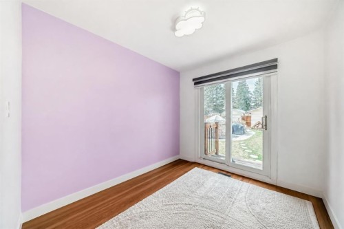 417 37 Street Sw, Calgary, AB - Indoor Photo Showing Other Room