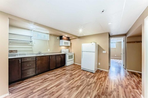 417 37 Street Sw, Calgary, AB - Indoor