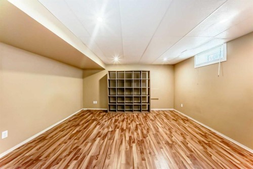 417 37 Street Sw, Calgary, AB - Indoor
