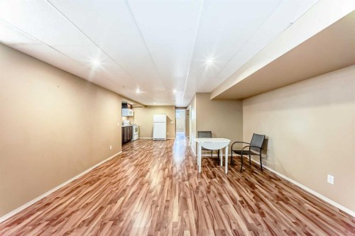 417 37 Street Sw, Calgary, AB - Indoor Photo Showing Other Room