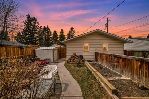 417 37 Street Sw, Calgary, AB - Outdoor