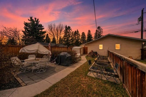 417 37 Street Sw, Calgary, AB - Outdoor
