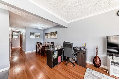 417 37 Street Sw, Calgary, AB - Indoor Photo Showing Other Room