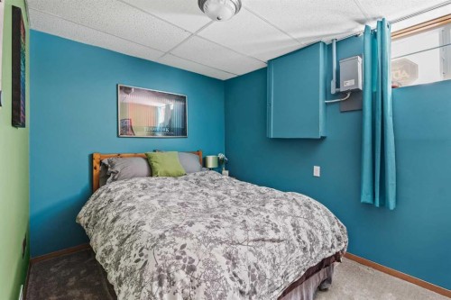 60 Hunterhorn Crescent Ne, Calgary, AB - Indoor Photo Showing Bedroom