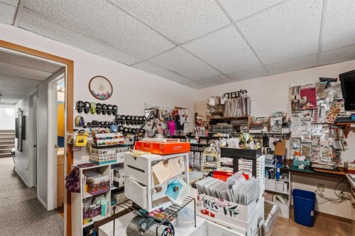 60 Hunterhorn Crescent Ne, Calgary, AB - Indoor Photo Showing Other Room