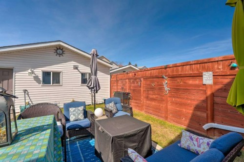 60 Hunterhorn Crescent Ne, Calgary, AB - Outdoor With Deck Patio Veranda With Exterior