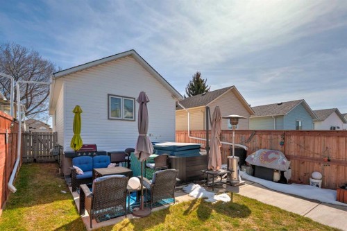 60 Hunterhorn Crescent Ne, Calgary, AB - Outdoor With Deck Patio Veranda With Exterior