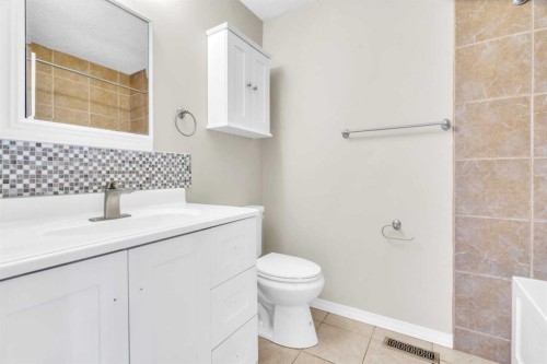 87 Castleglen Road Ne, Calgary, AB - Indoor Photo Showing Other Room