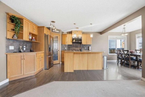 202 New Brighton Manor Se, Calgary, AB - Indoor Photo Showing Kitchen