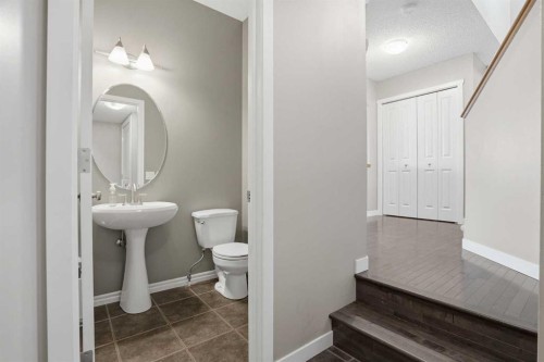 202 New Brighton Manor Se, Calgary, AB - Indoor Photo Showing Bathroom
