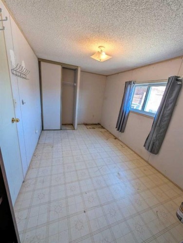 312 Christian Avenue, Standard, AB - Indoor Photo Showing Other Room