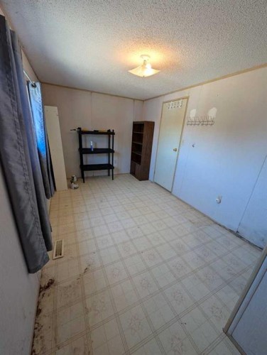 312 Christian Avenue, Standard, AB - Indoor Photo Showing Other Room