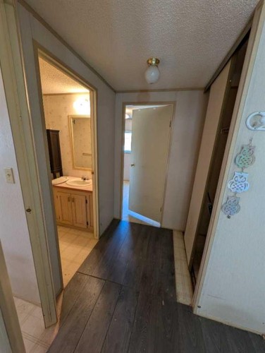 312 Christian Avenue, Standard, AB - Indoor Photo Showing Other Room