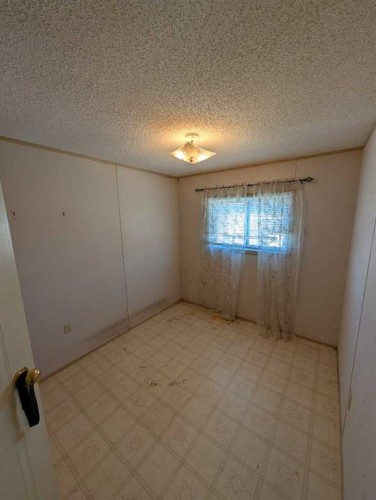 312 Christian Avenue, Standard, AB - Indoor Photo Showing Other Room