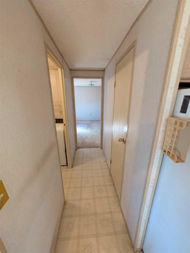 312 Christian Avenue, Standard, AB - Indoor Photo Showing Other Room